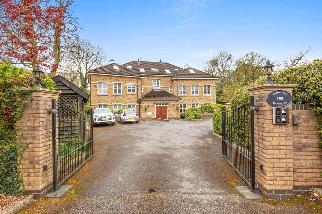 Property photo 2 of 15