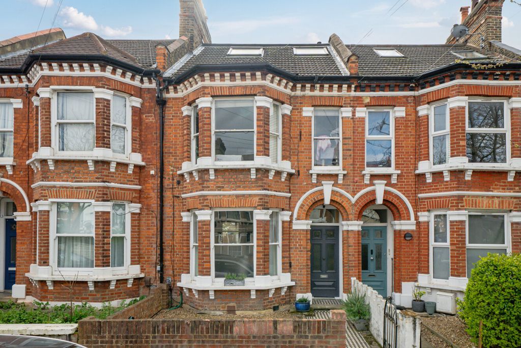 Property photo 2 of 8 1437950-2-69Caa04...