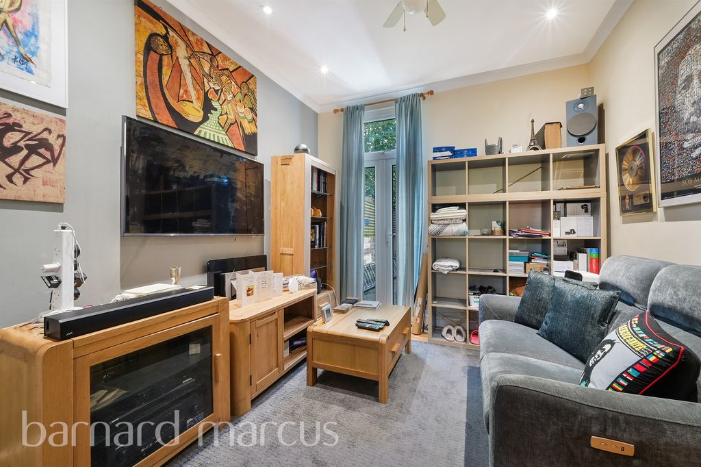 Property photo 2 of 17