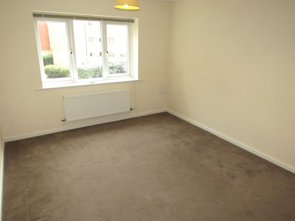 Property photo 3 of 9 Living Room