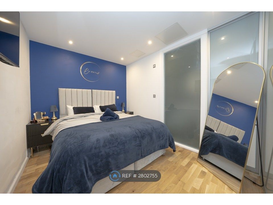 Property photo 2 of 26