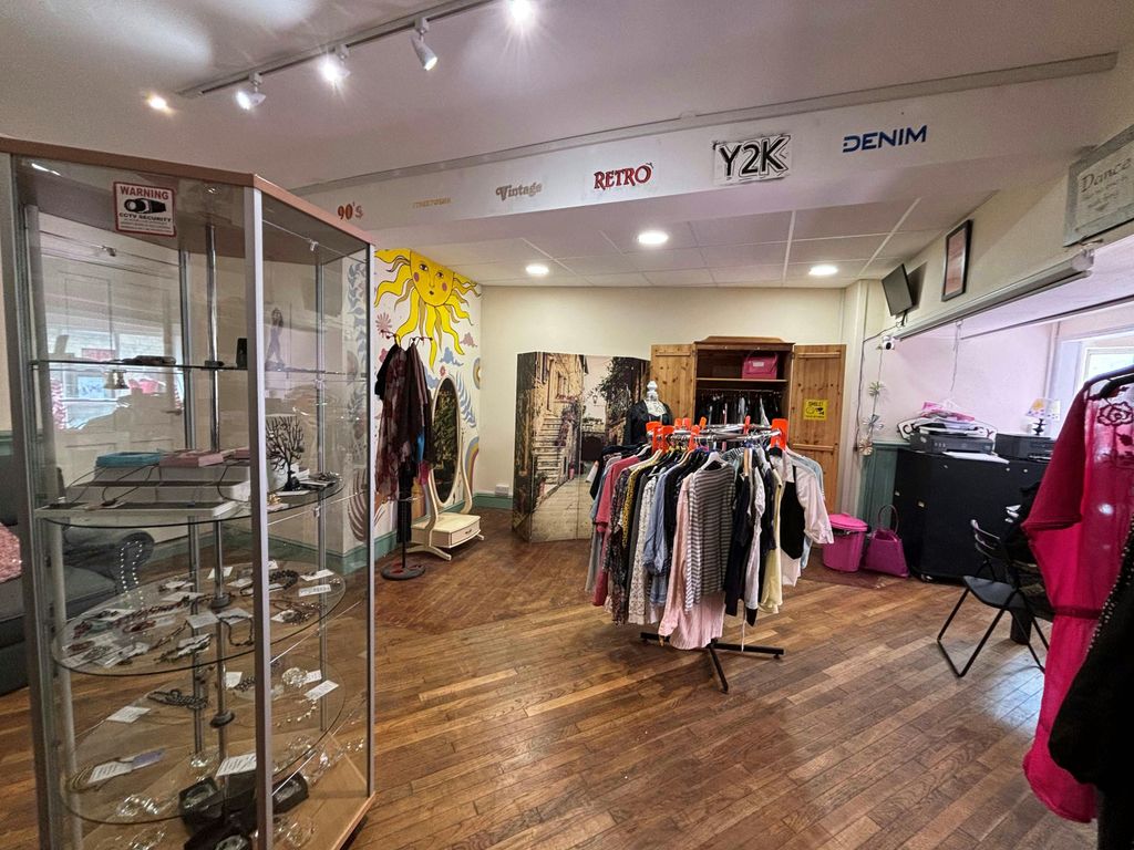 Property photo 3 of 3 Int 1.Jpg