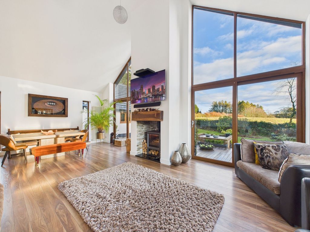 Property photo 2 of 20 Dining/Family Area