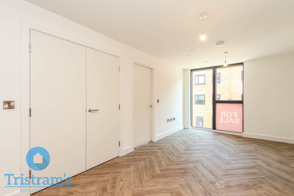 Property photo 2 of 11
