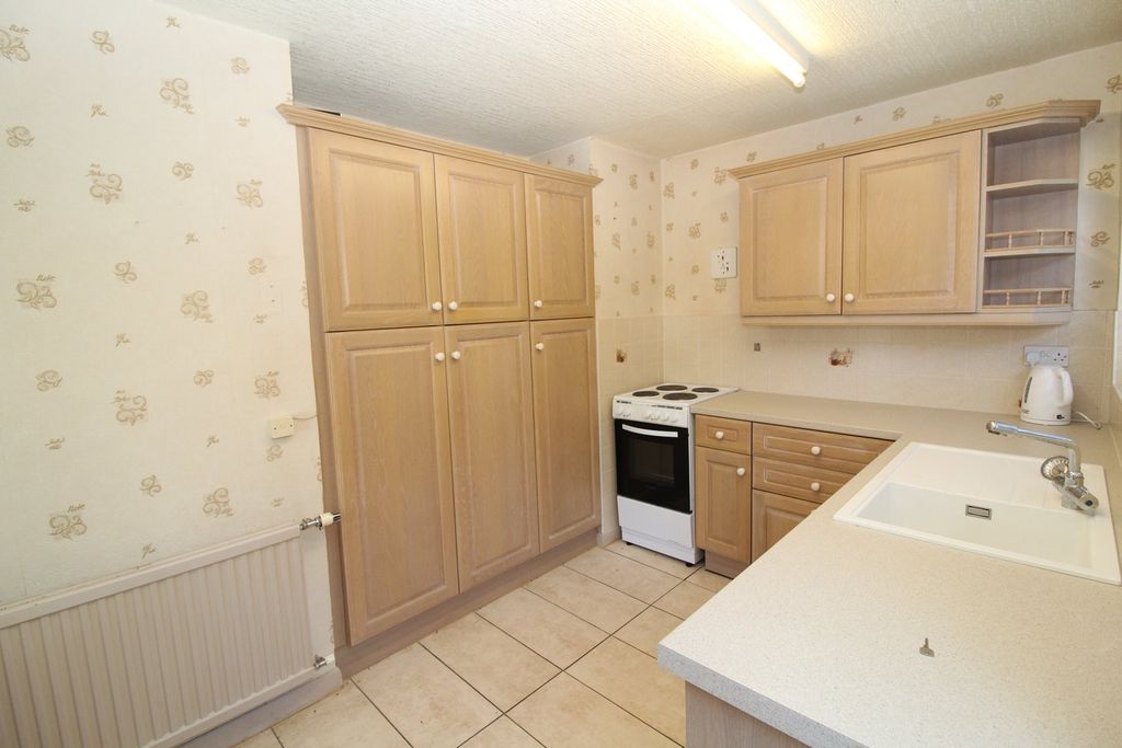 Property photo 3 of 15 Kitchen