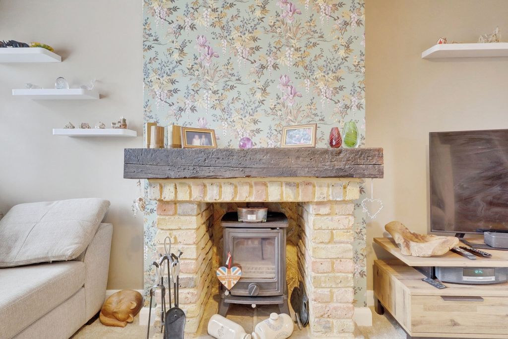 Property photo 3 of 33