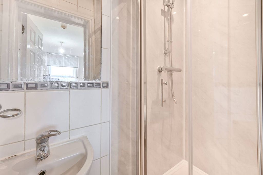 Property photo 1 of 3