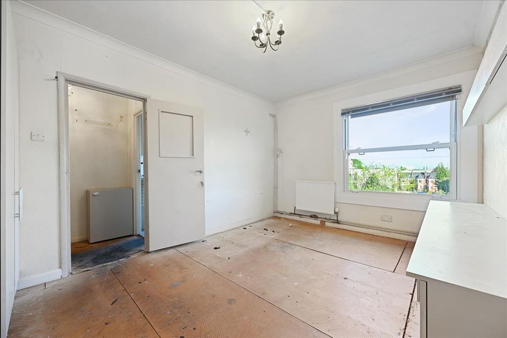 Property photo 2 of 6