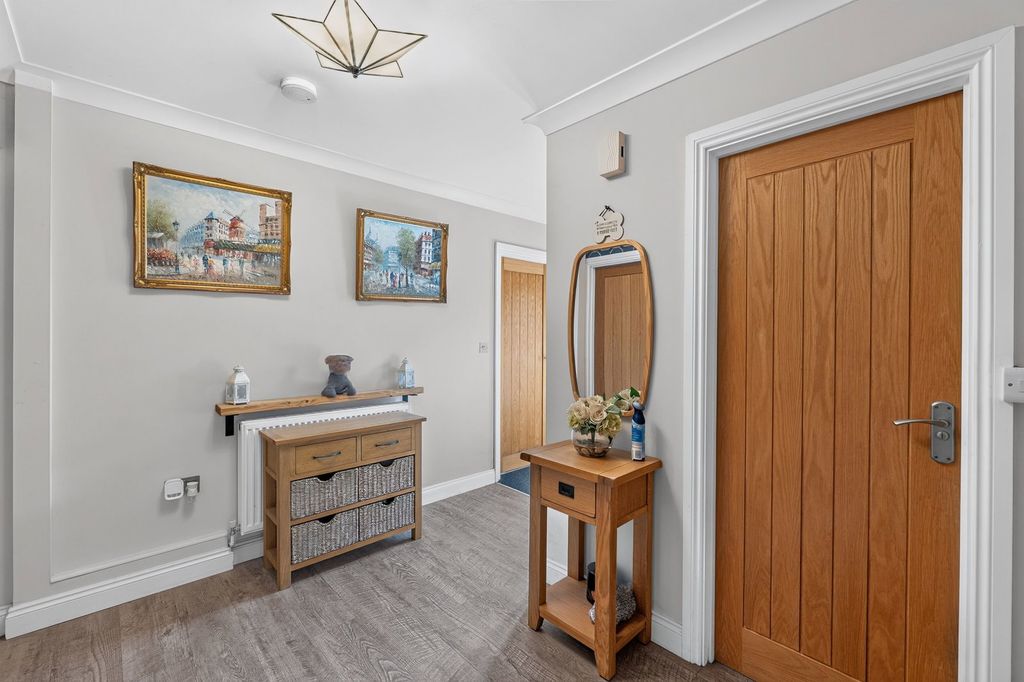 Property photo 2 of 34