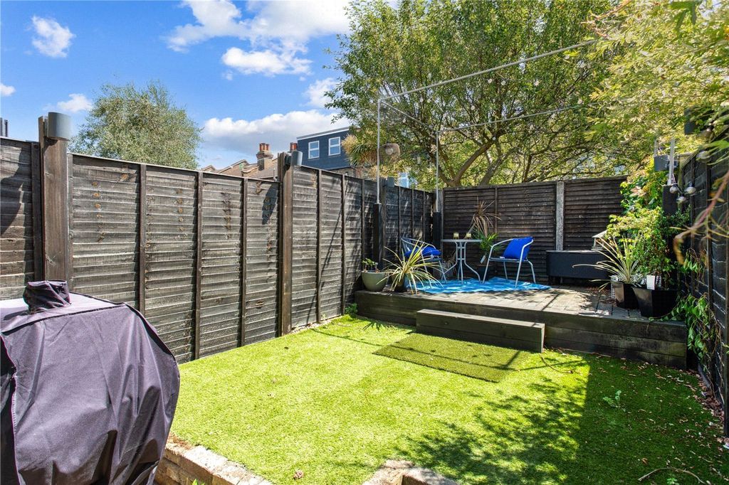 Property photo 2 of 12 Picture No. 23