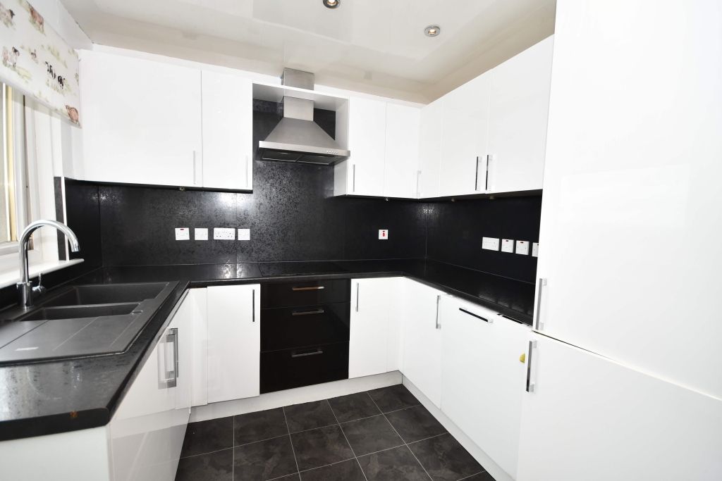 Property photo 2 of 12 Photo