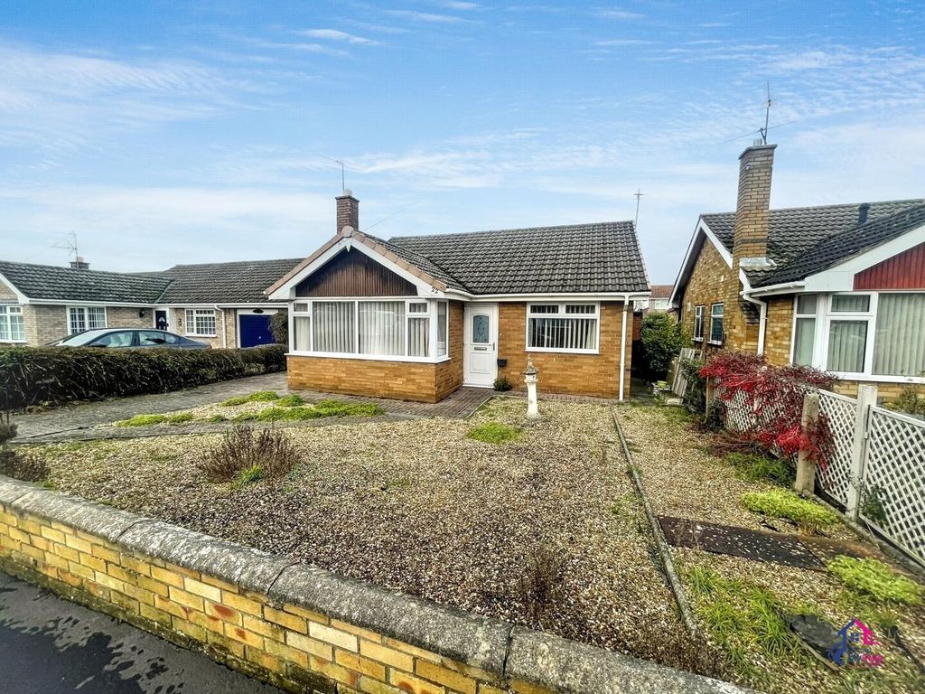 Property photo 1 of 13 Front (Exterior)