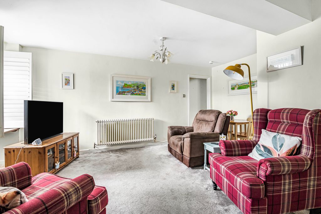 Property photo 3 of 13