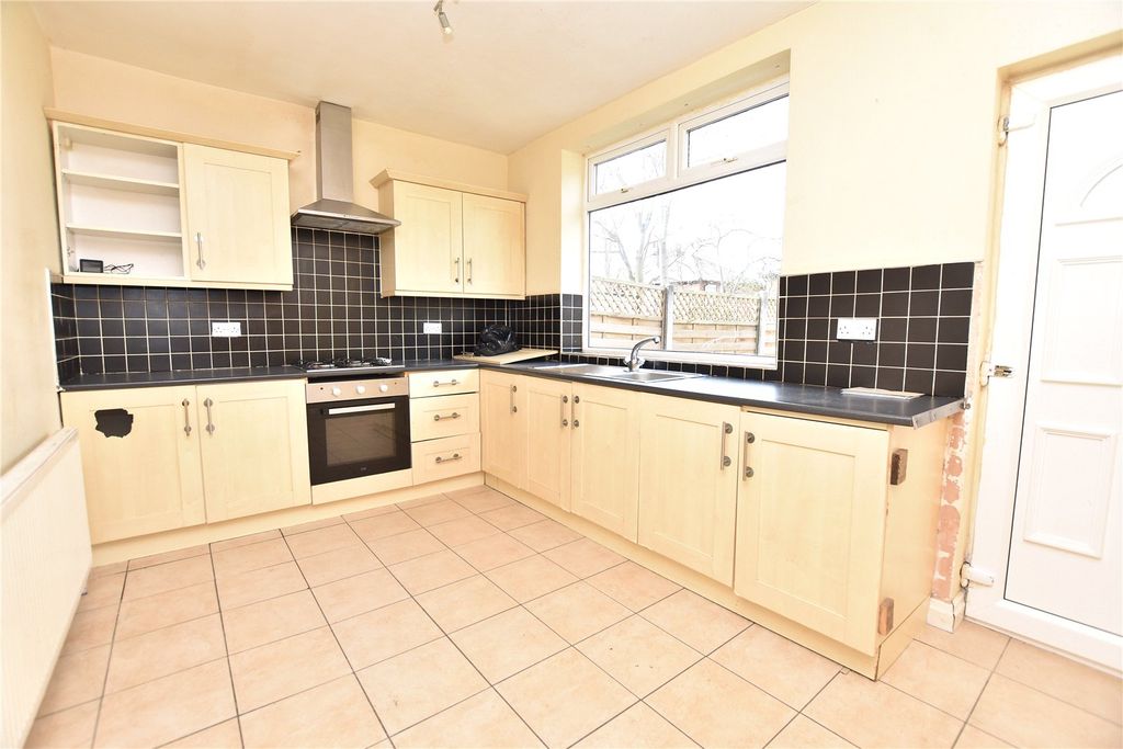Property photo 2 of 13 Dining Kitchen