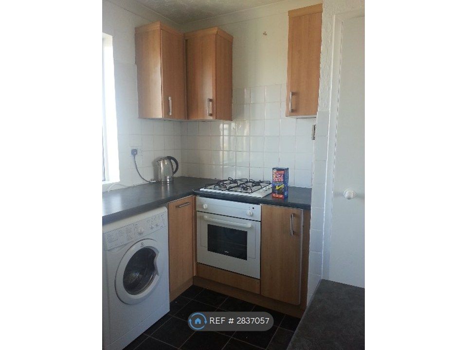 Property photo 3 of 10 Lovely Kitchen