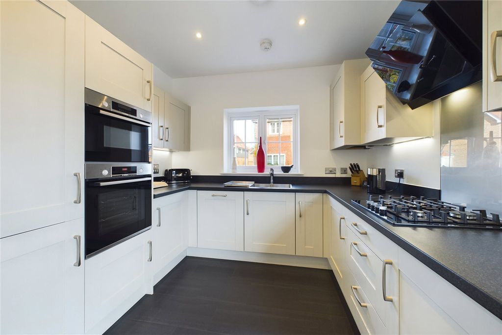 Property photo 2 of 11 Picture No. 23