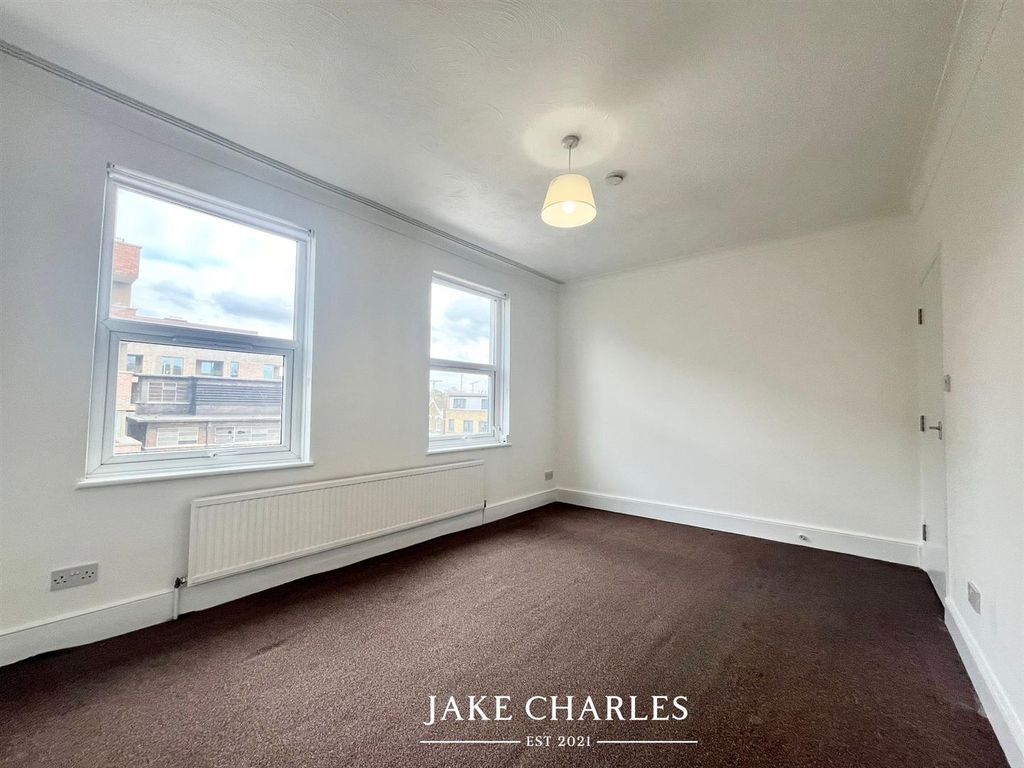 Property photo 3 of 14 6E144Ea6-6349-4ce8-B26F-Cf2449F363E9.Jpg