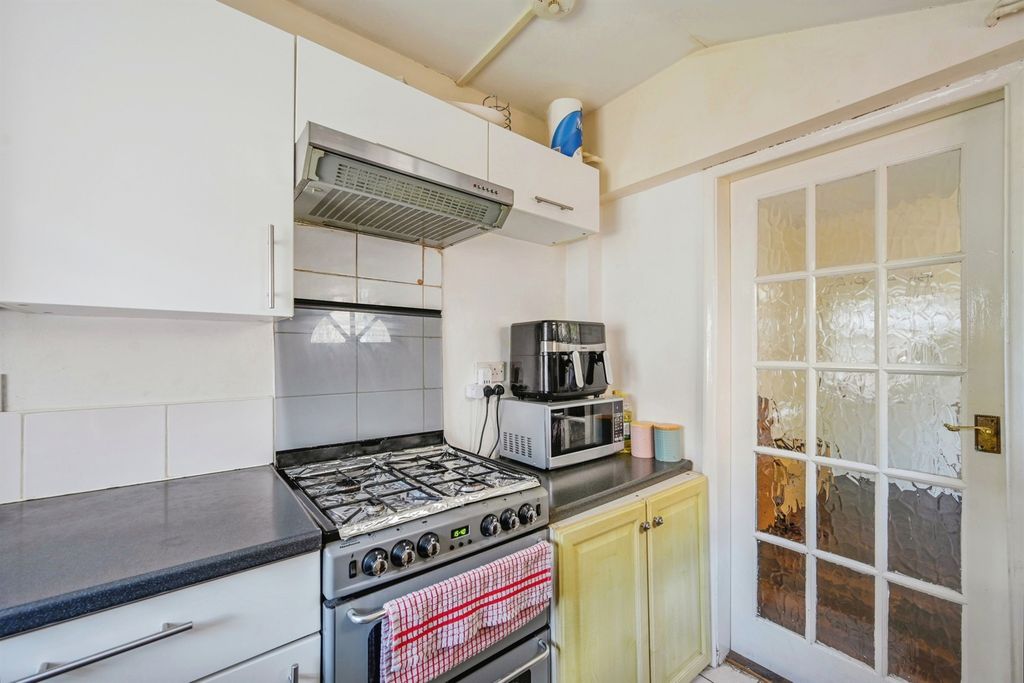 Property photo 3 of 17