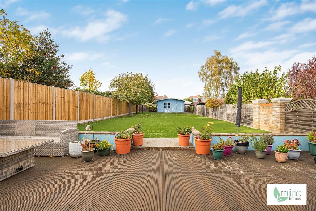 Property photo 3 of 23 Mint_Homes-10_Fulbrook_Avenue-Kt15__28_.Jpg