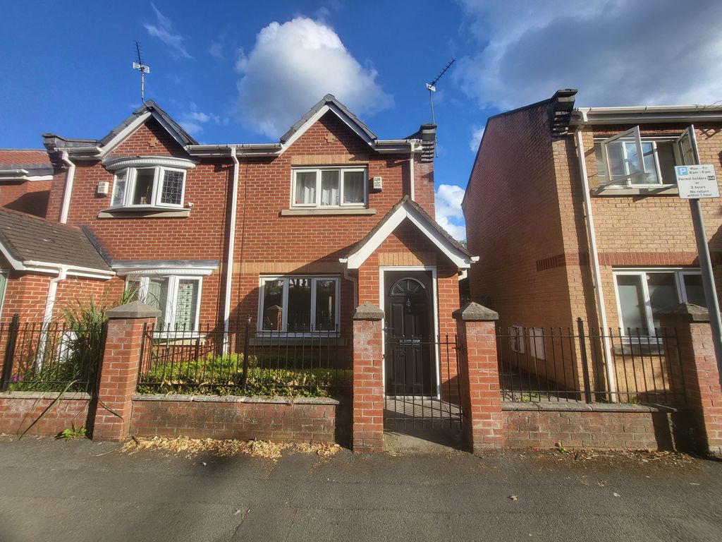 Property photo 1 of 13 2Â Bedroom Semi Detached For Sale