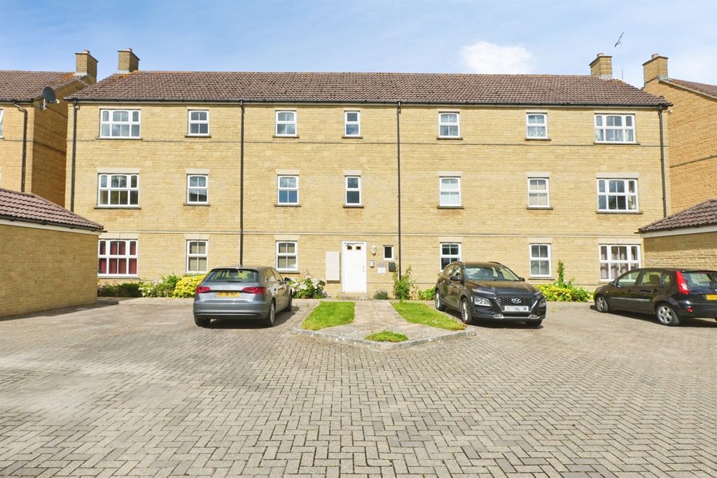 Property photo 1 of 9