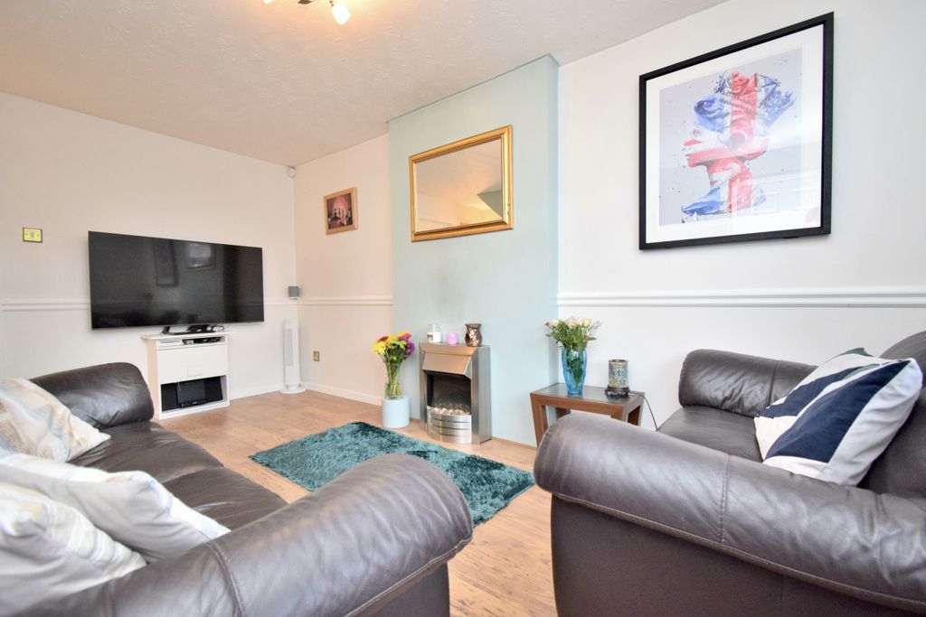 Property photo 3 of 20 Gallery