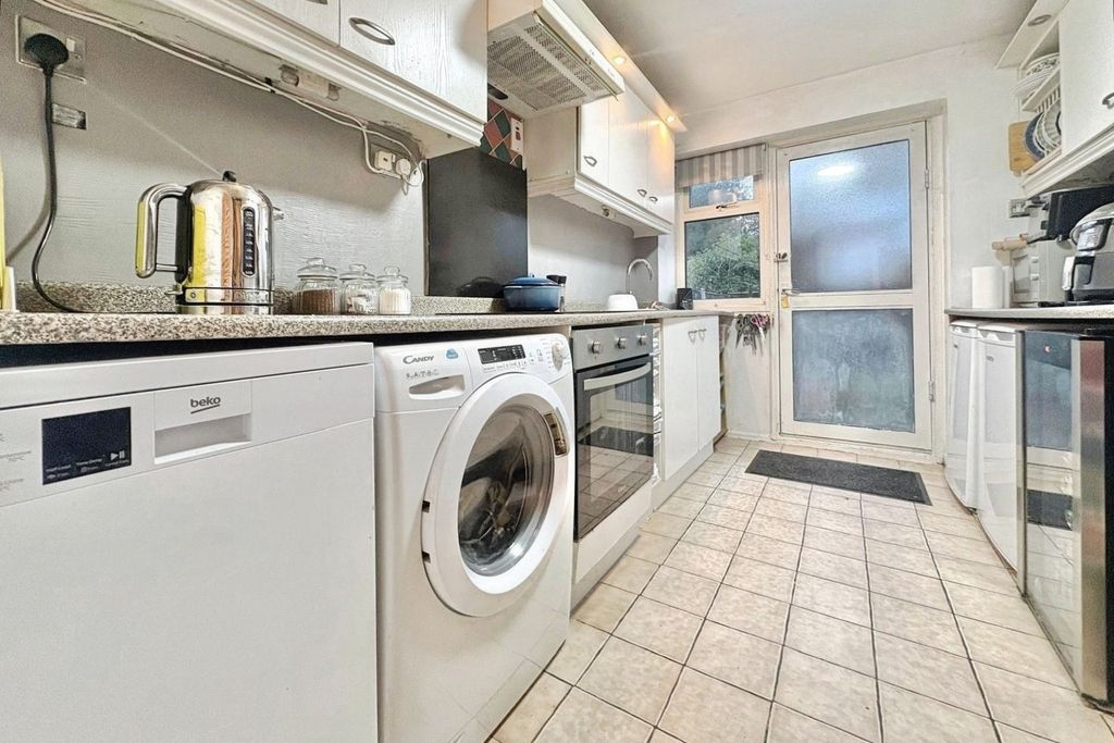 Property photo 3 of 11 Pbox-Img.Jpg