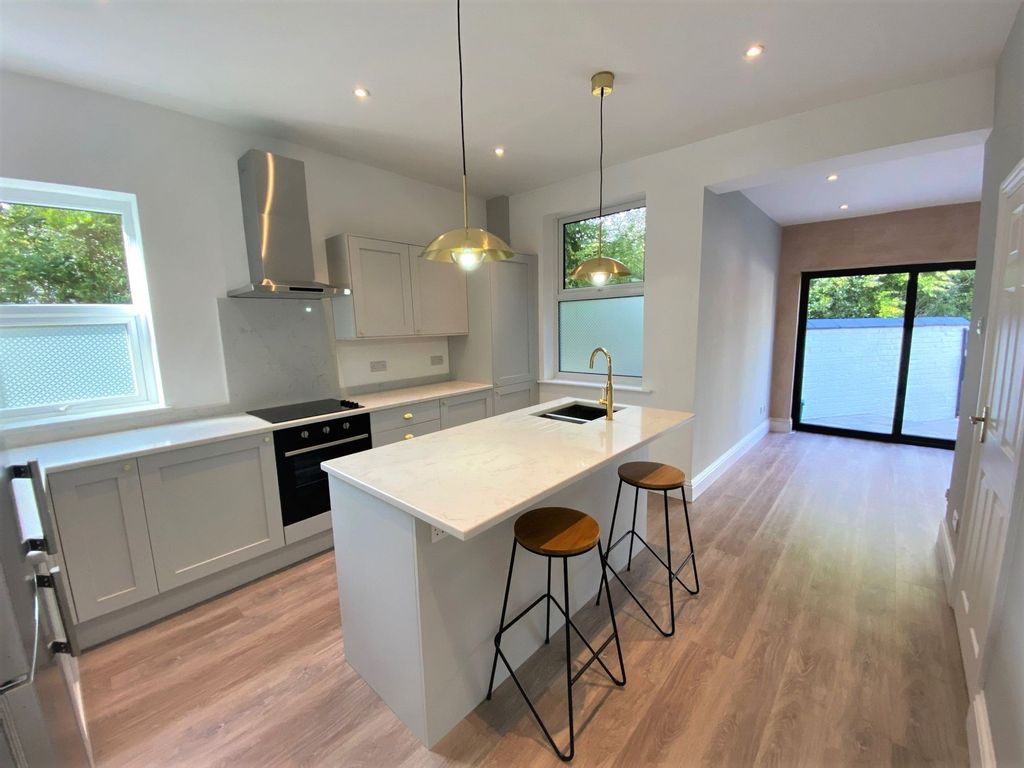 Property photo 1 of 12 Photo 2