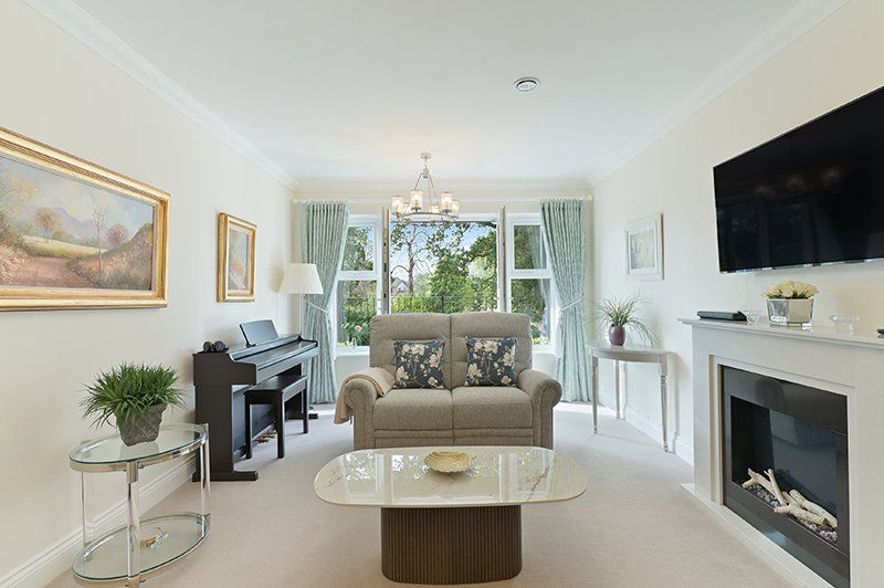 Property photo 3 of 15 Sitting Room