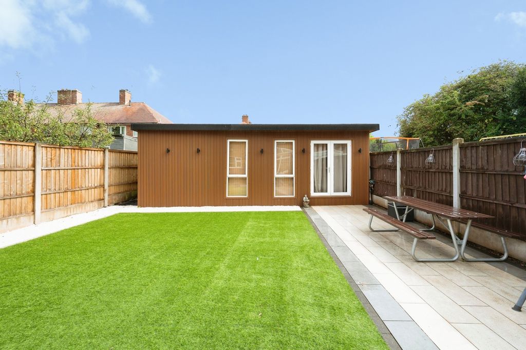 Property photo 3 of 18 Pbox-Img.Jpg