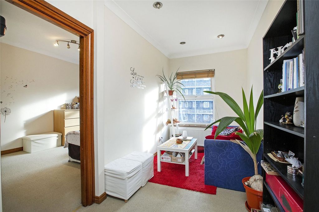 Property photo 3 of 8 Picture No. 05