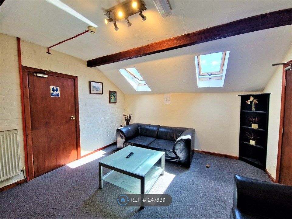 Property photo 2 of 9 Shared Living Room