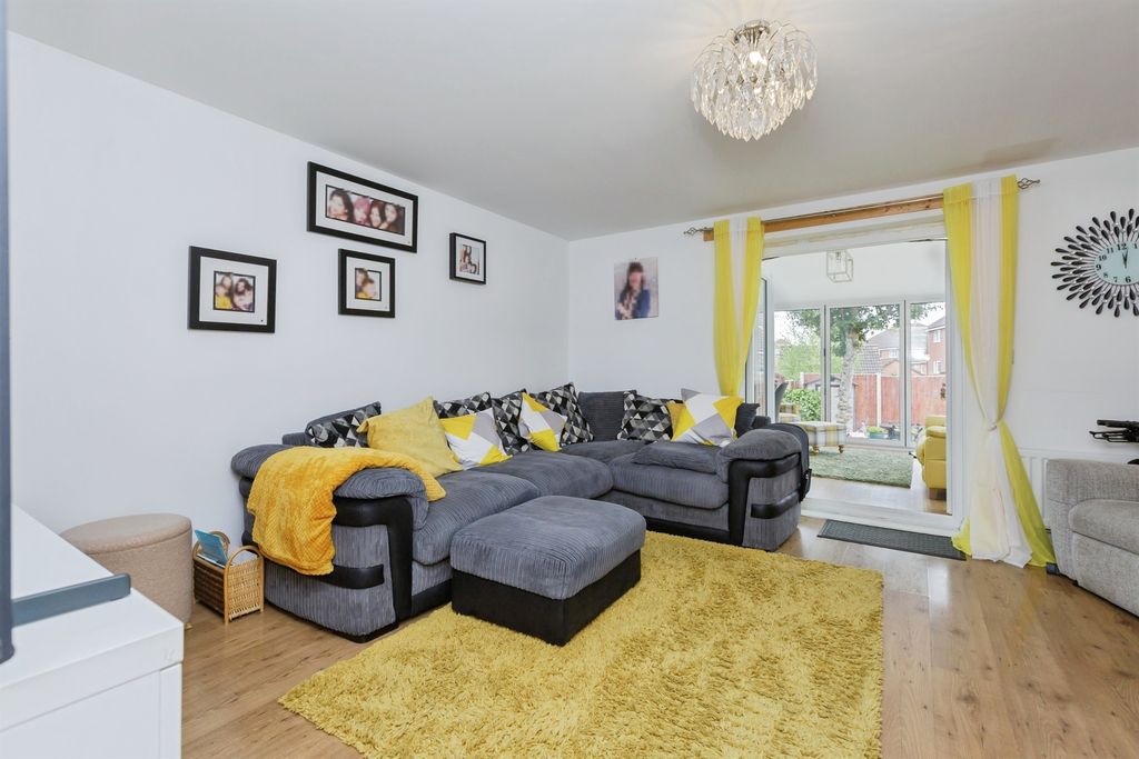 Property photo 3 of 17