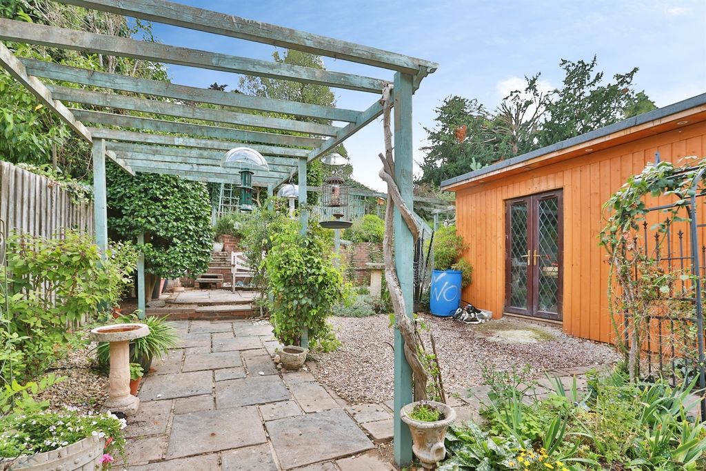Property photo 2 of 21