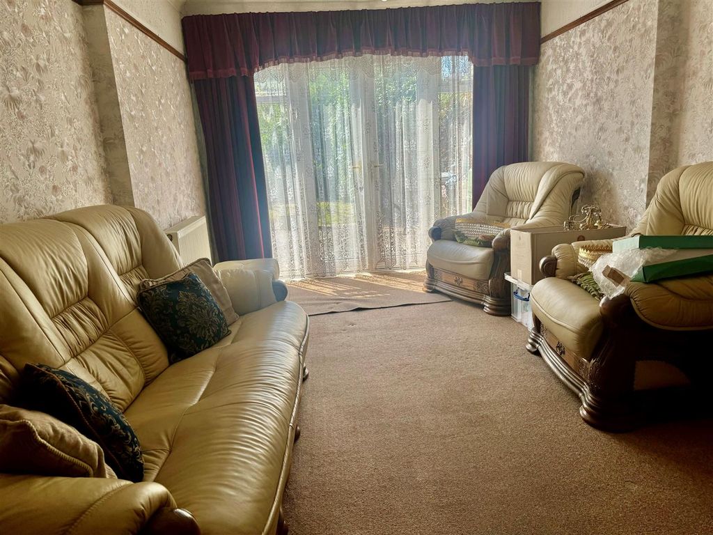 Property photo 2 of 8 Living Room