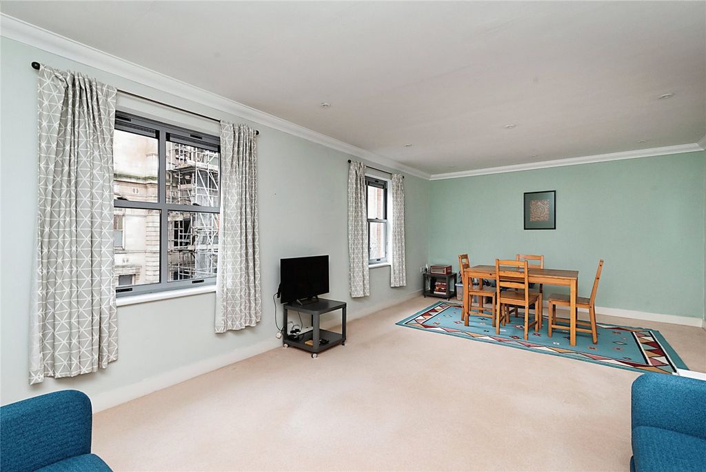 Property photo 2 of 15 Living/Dining Room