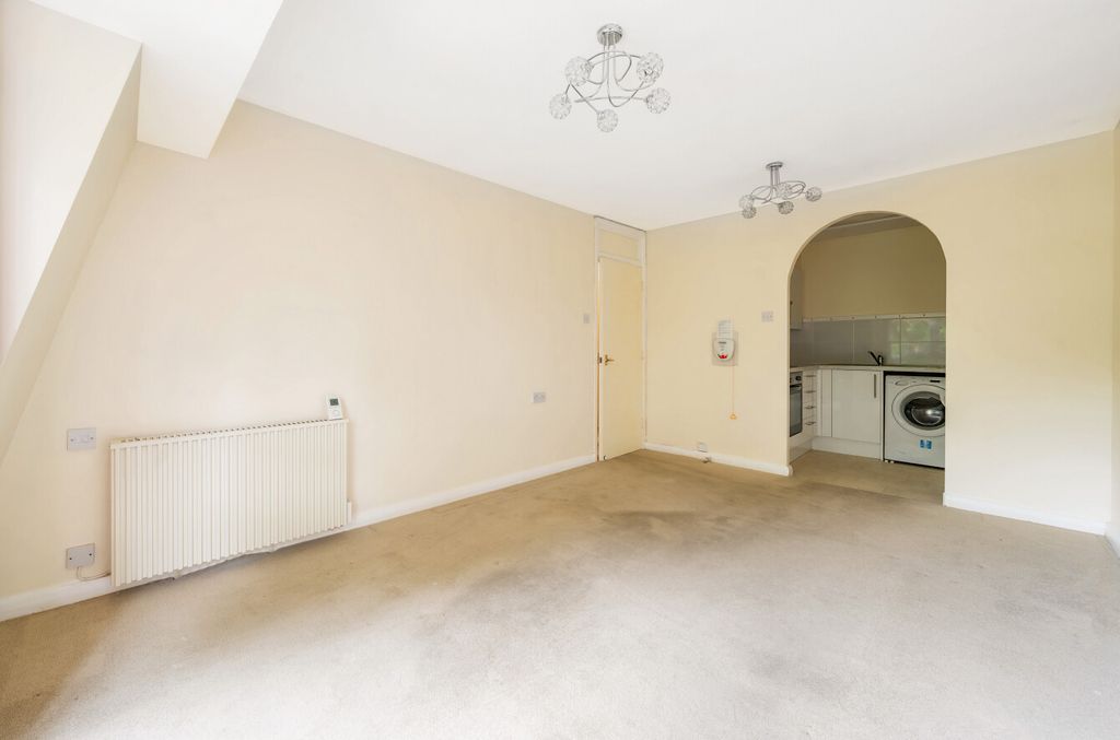 Property photo 2 of 8 1142033   (2).Jpg