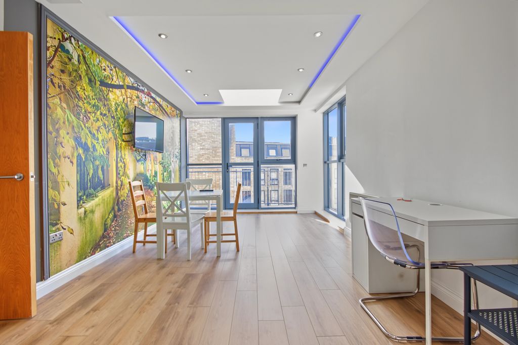 Property photo 1 of 12 1