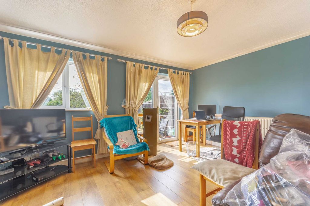 Property photo 2 of 9