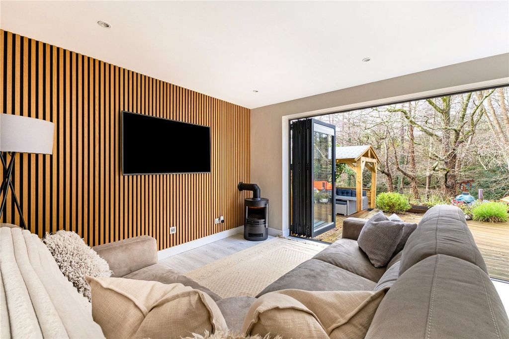 Property photo 3 of 17 Sitting Room