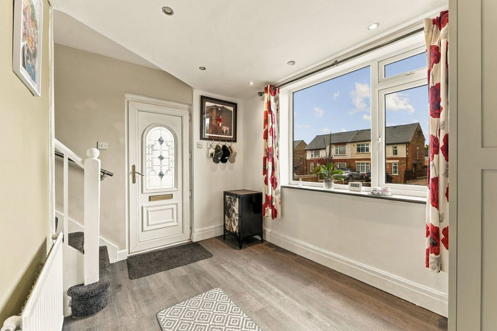 Property photo 3 of 35