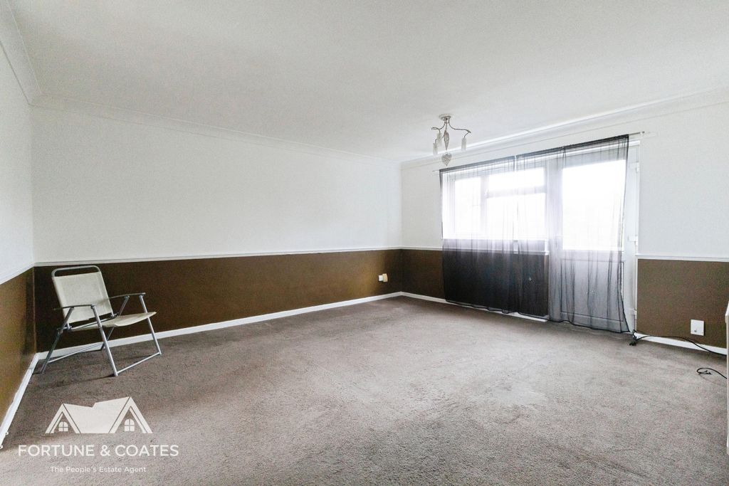 Property photo 3 of 13 Pbox-Img.Jpg