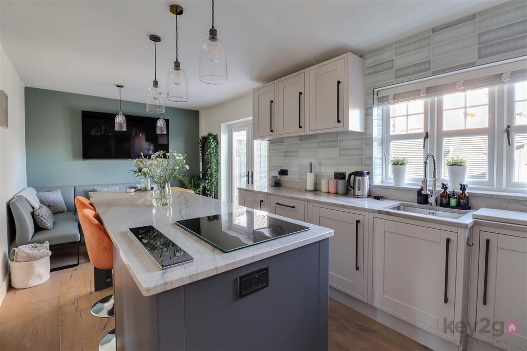 Property photo 2 of 27 Img_8622-Img_8624.Jpg