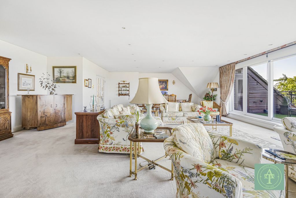 Additional image 7 of 3 bed flat for saleClaremont Heights, Enfield EN2