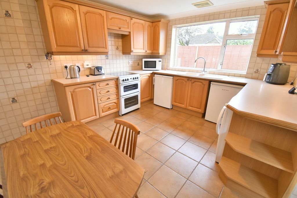 Property photo 2 of 20