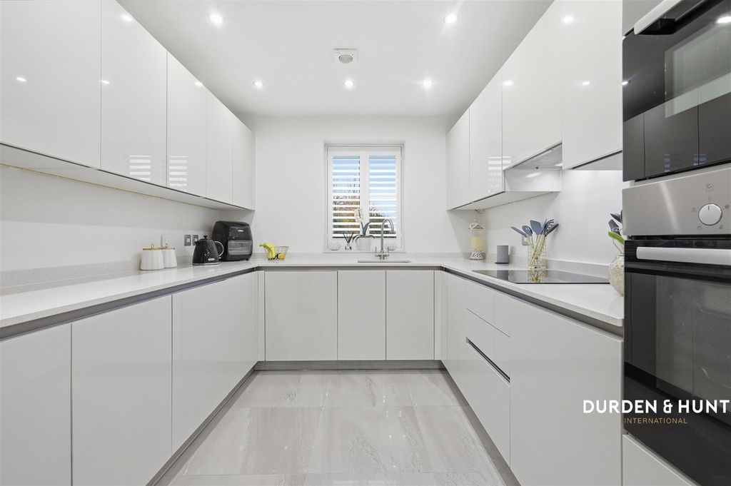 Property photo 2 of 26 Dennises Lane