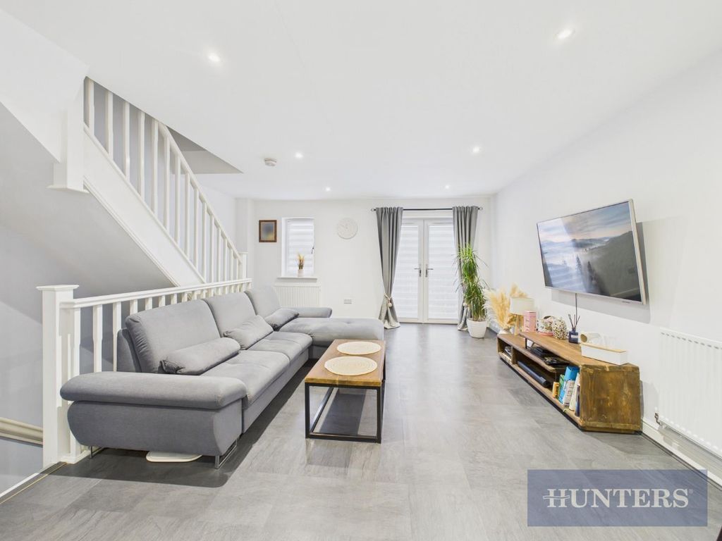 Property photo 3 of 19 Cam05316G0-Pr0296-Still015.Jpg