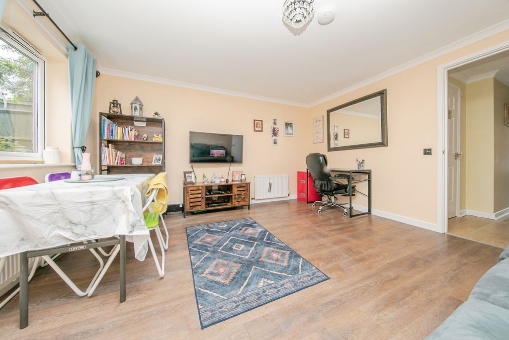 Property photo 3 of 17 Photo