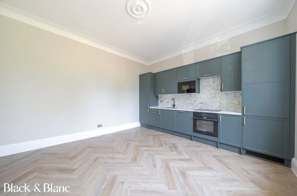 Property photo 3 of 16 Kitchen/ Living Room