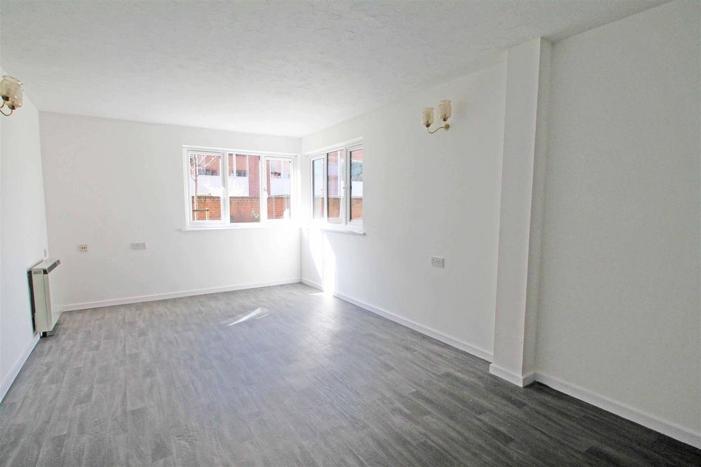 Property photo 2 of 9 Reception Room